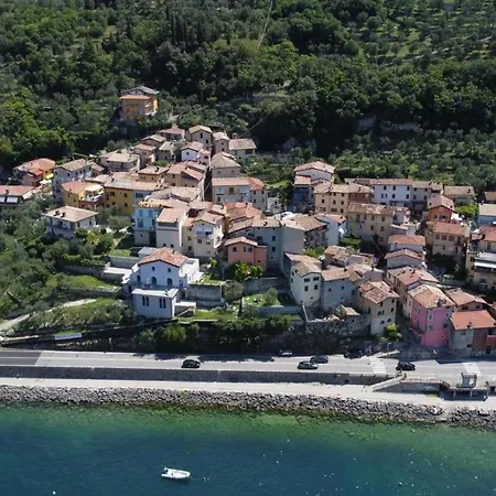 Casa Rosa Holiday home Brenzone sul Garda